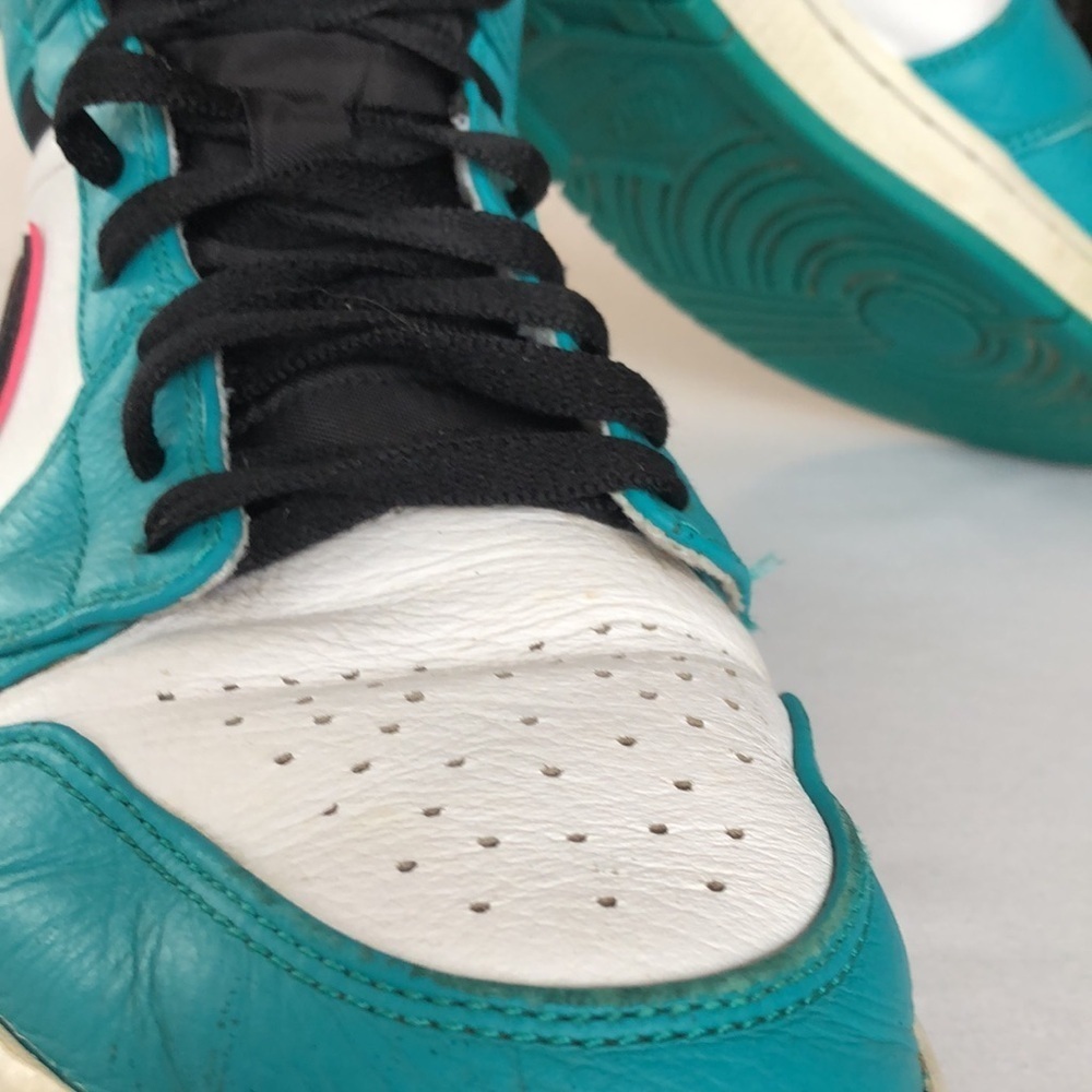Air Jordan 1 Mid SE 'South Beach' - Picture 10 of 17